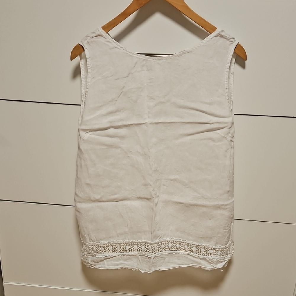 Luca Vanucci White Sleeveless Top